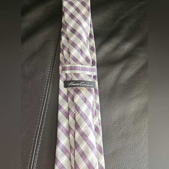 Kenneth Cole Silk tie - Picture 2 of 4